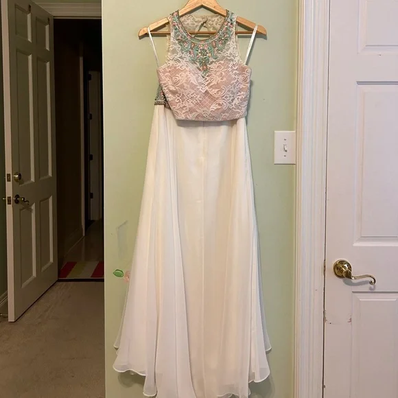 TONY BOWLS TB11670 IVORY | size 4 | two piece beaded lace white prom dress - Picture 5 of 15